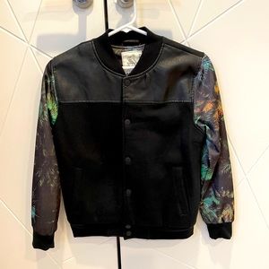 Fashion bomber for your pre-teen guy - US size 11-12
